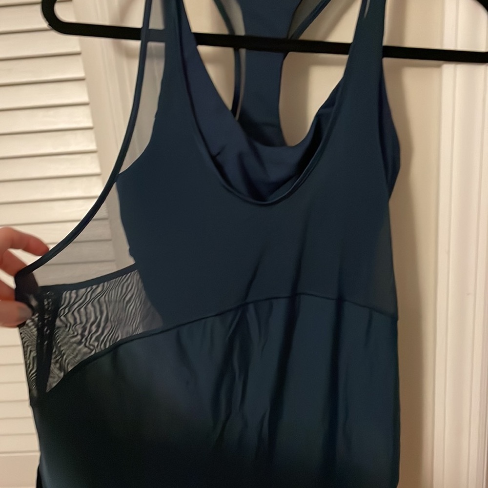 Lululemon Size 6 Flowy top with built in bra - Picture 2 of 5